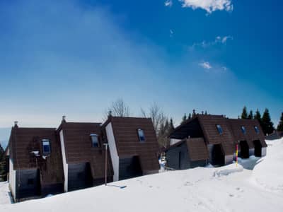 Turističko naselje Bungalovi Rogla * * *