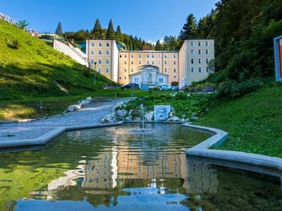 Hotel Zdraviliški Dvor