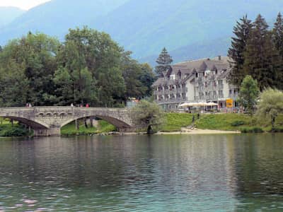 Hotel Jezero